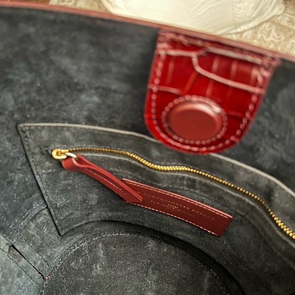 NWOT Sézane Gary Bag in Chocolate Crocodile Print - Picture 9 of 11